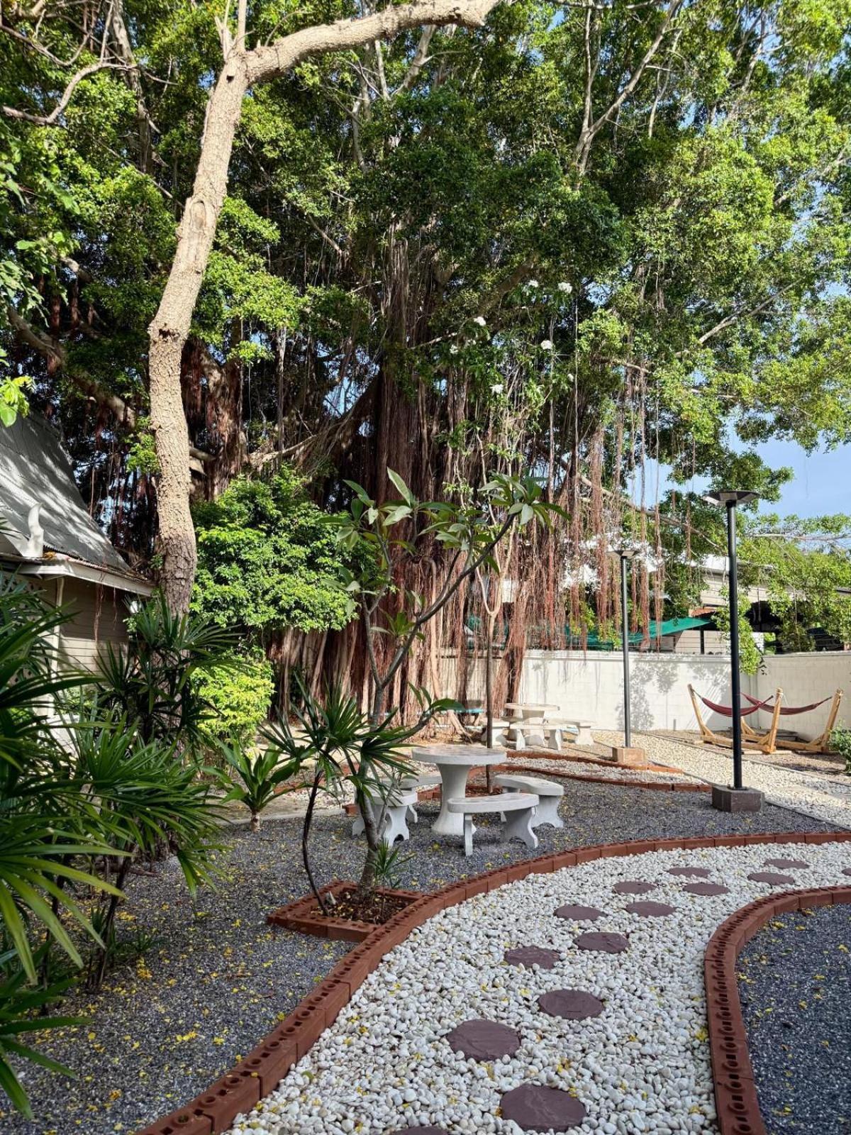 Luna Hut Hua Hin