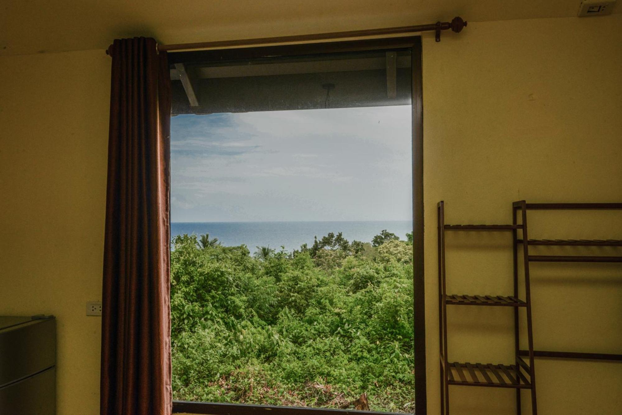 Resort Sairee View 3*