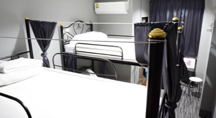 We Hatyai Hostel *