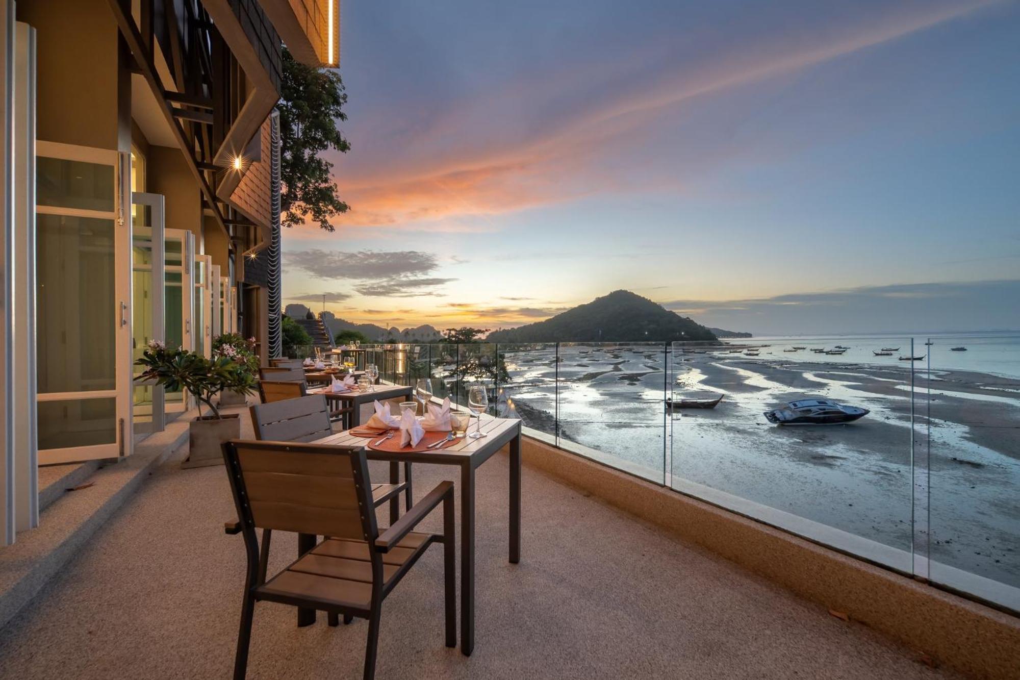 Hotel Centara Island
