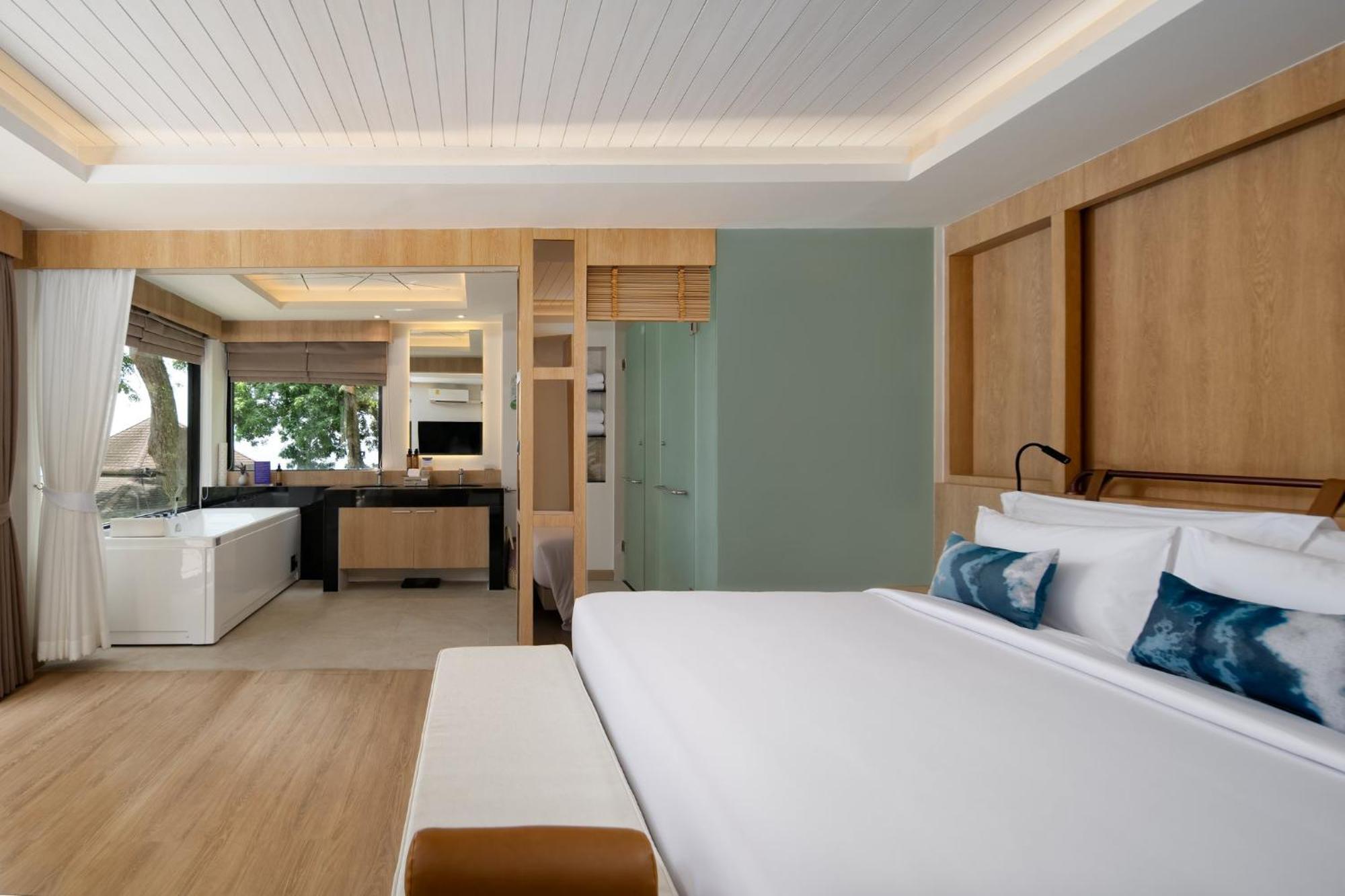 Centara Island Hotel 4*