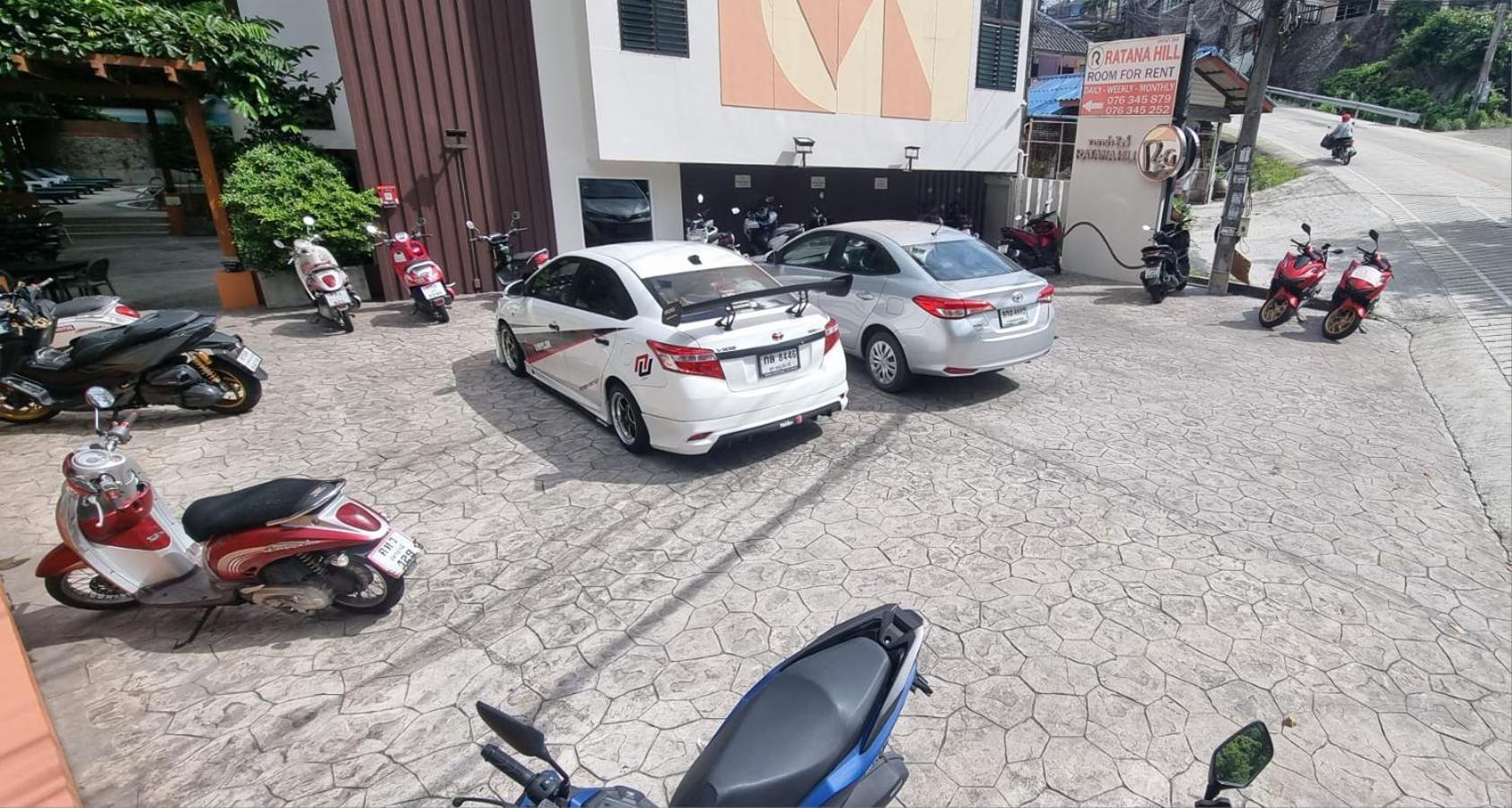 Ratana Hill Aparthotel 3*