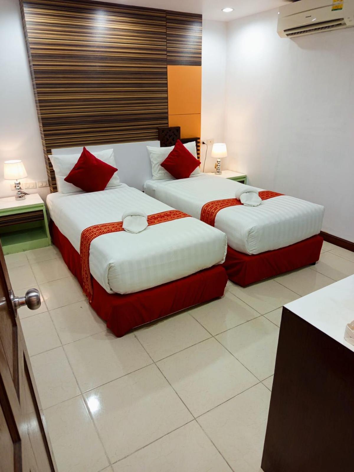 Hotel Max Value