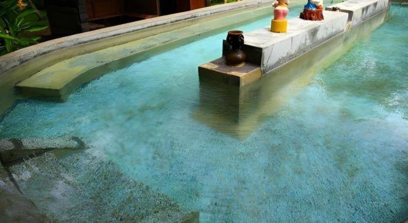 Hotsprings 4*