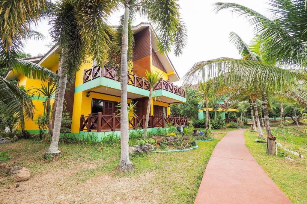 Oyo 920 Saensukkho And 3* Chiang Rai