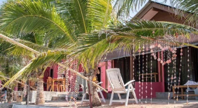 Oyo 797 Pink House Hotel 2*
