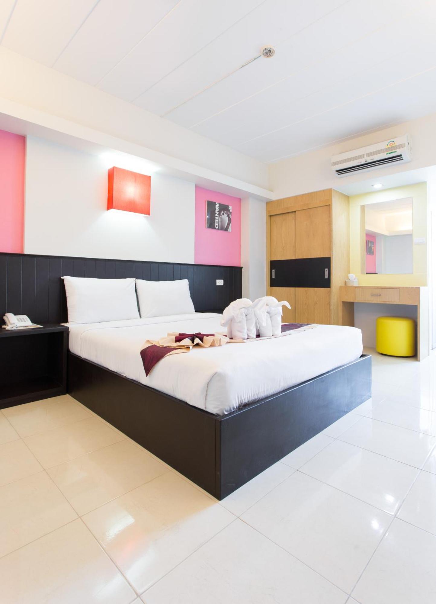 Hotel The One Surat 3*