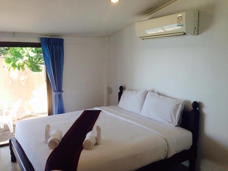 Guest house Bangrak Club