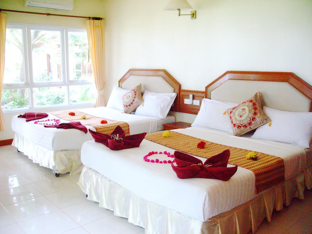 Lanta Palm , -