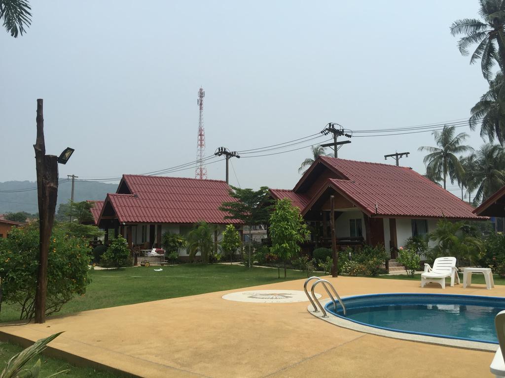 Hana Lanta Resort 2*