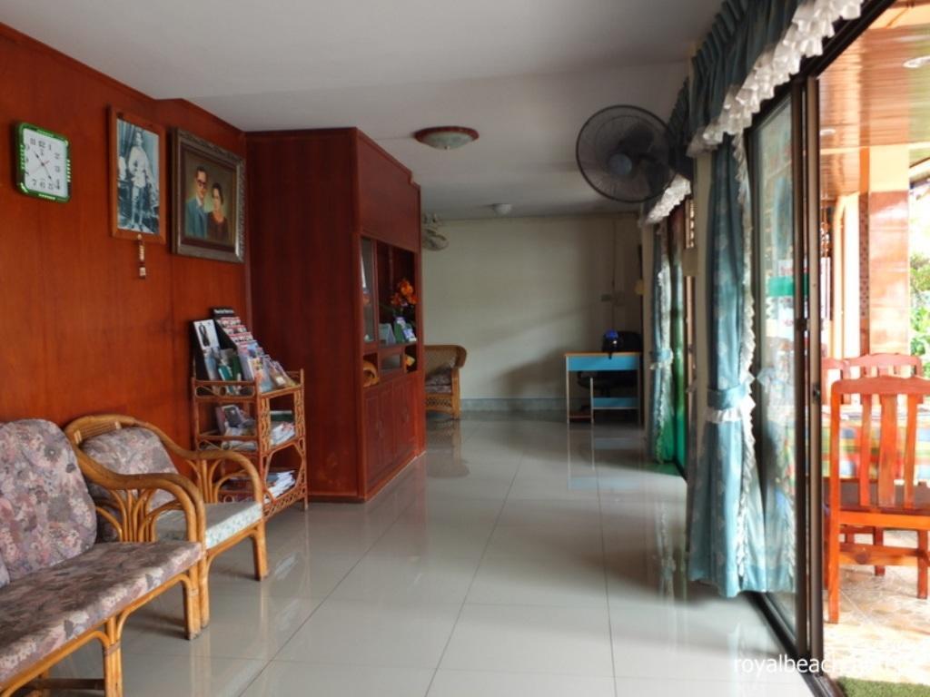 Royal Guest house *