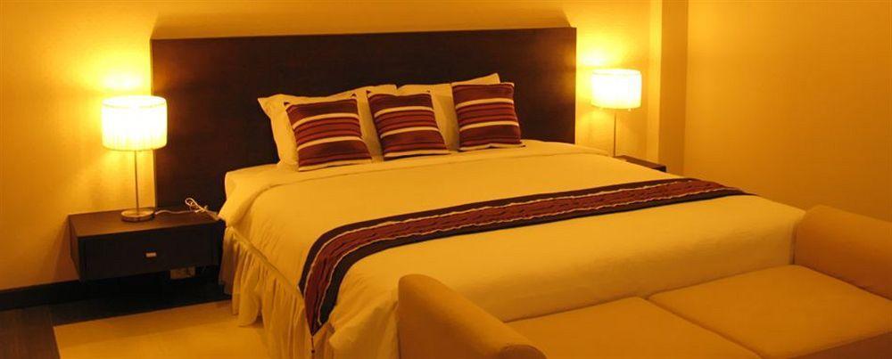 Inn The Airport & 4*