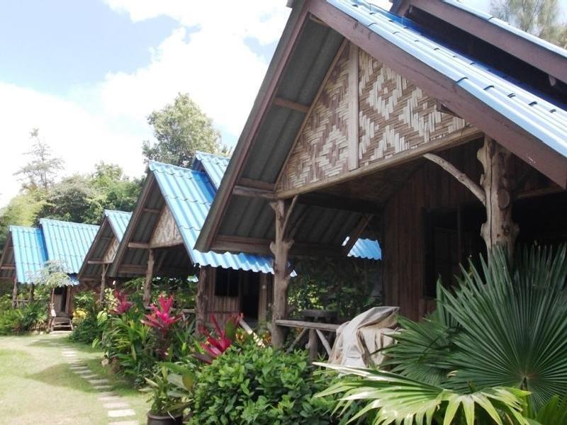 Bangrak Hotel