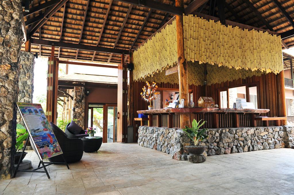 Club Hotel