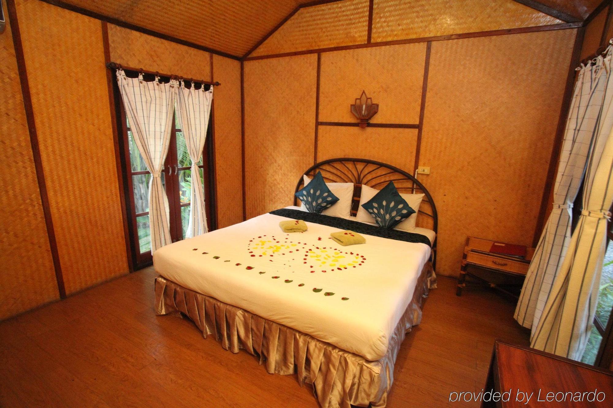 Tropical Garden Lounge 2*