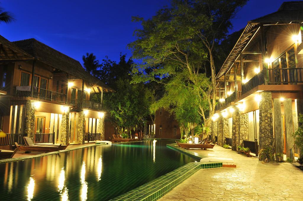 Club Hotel