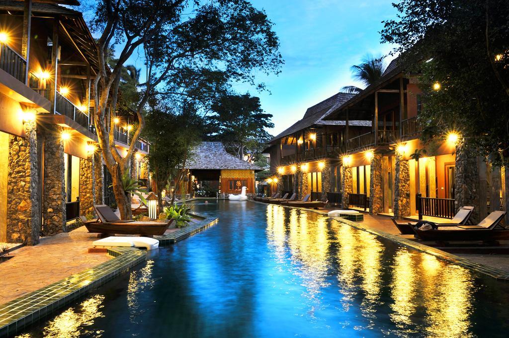 Club Hotel