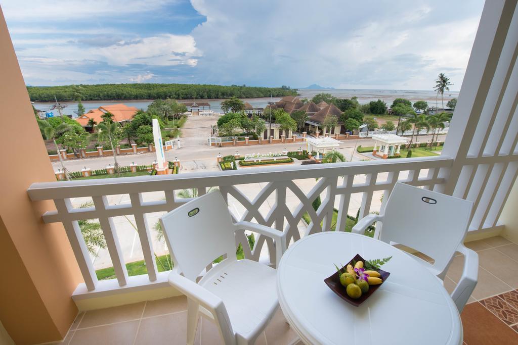 Front Bay Resort Krabi