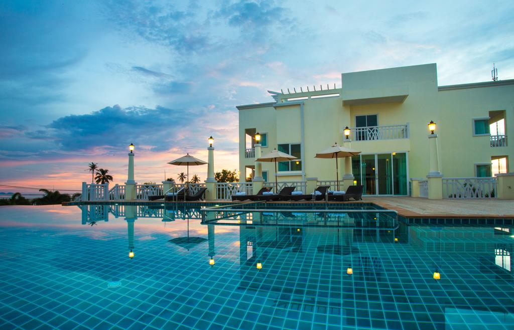 Front Bay Resort Krabi