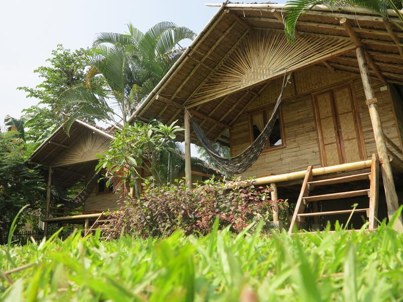 Country Hut 2*