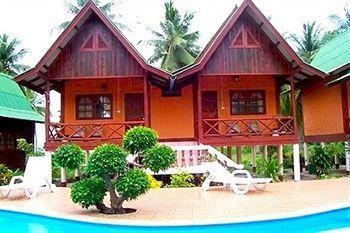 Charm Beach Resort 2*