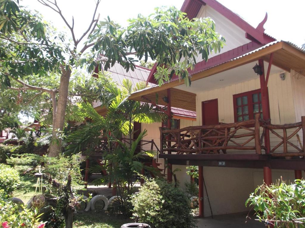 Moon 2* Baan Tai