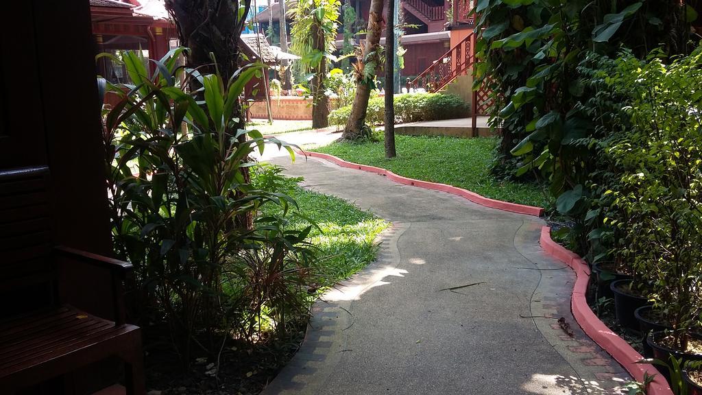 Hotel Royal Phawadee Village - 2 Minutes Walk To The