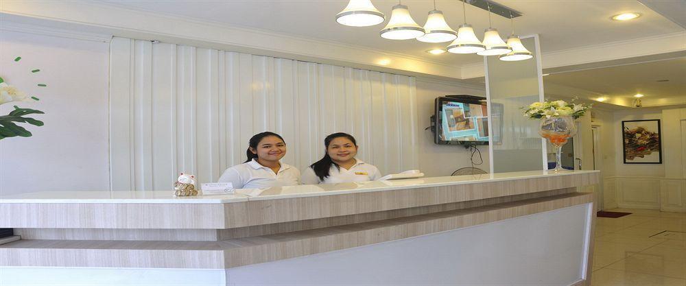 @ White 2* Patong