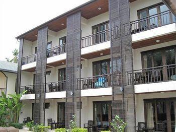 Ampha Place Mae Nam