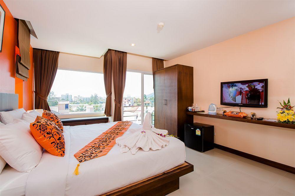 Backstage Hotel