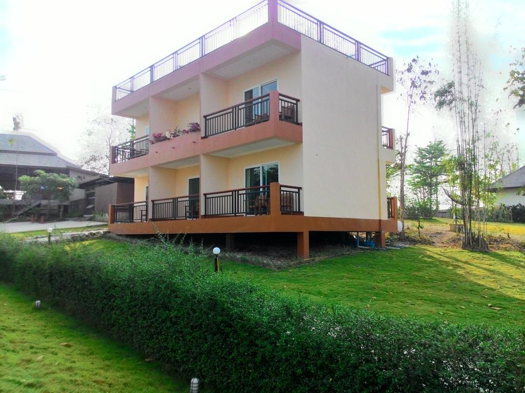 Happy Village Pai