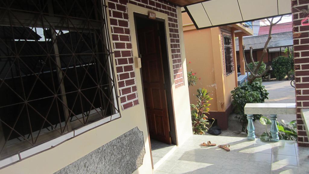 Charung Hotel