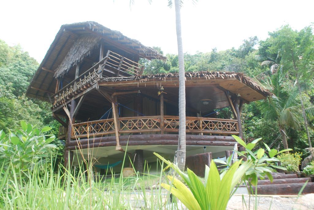 Pap's Place Salad Beach