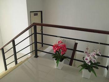 Baan Chorn Thong 2*