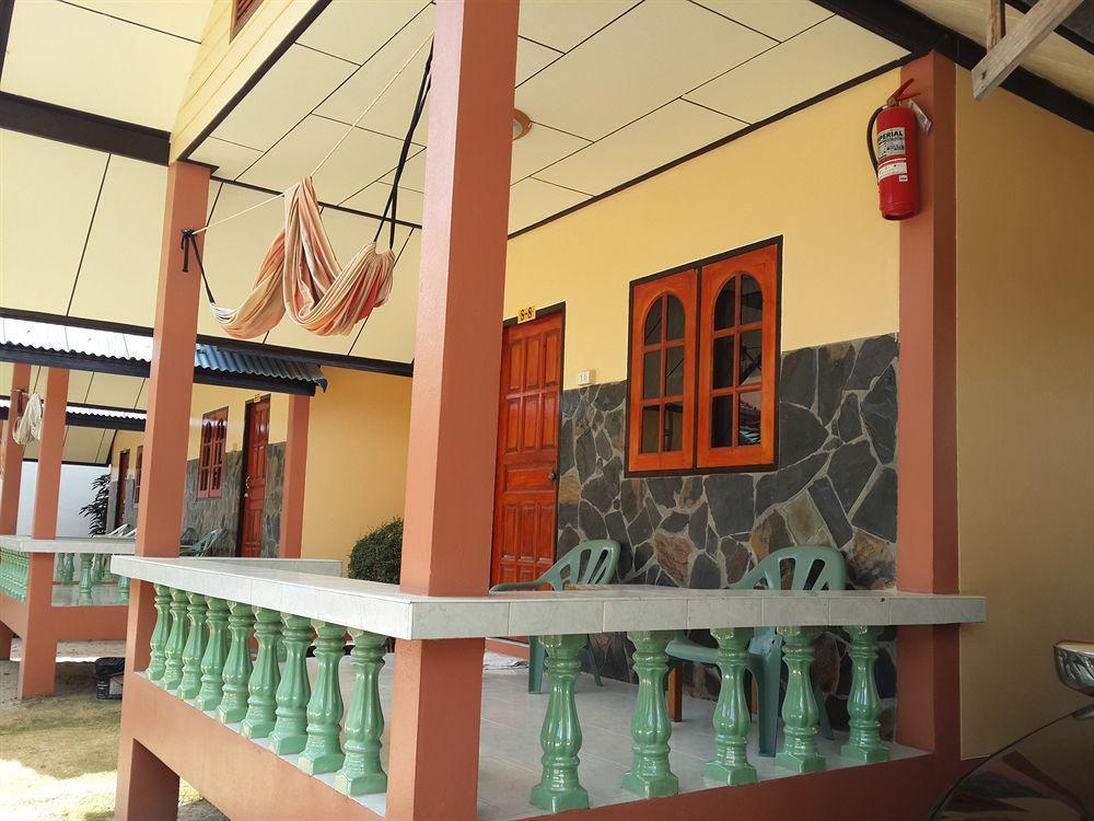 Suksabai Resort *