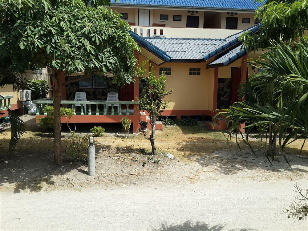 Suksabai Resort *