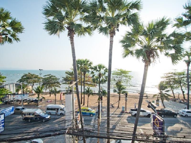 G.i Jomtien Beach
