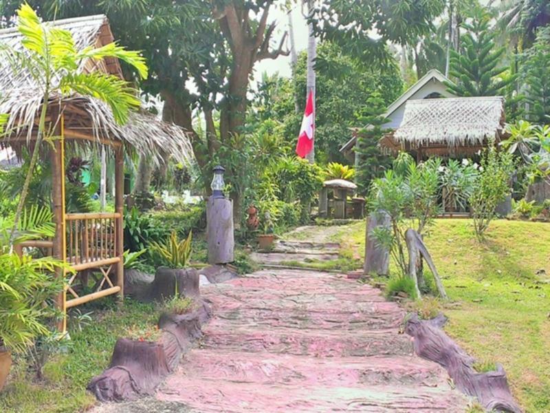 Fullmoon House & Resort