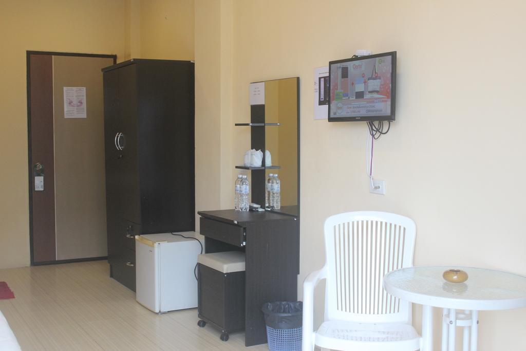 Nichakarn Massage & House Guest house *