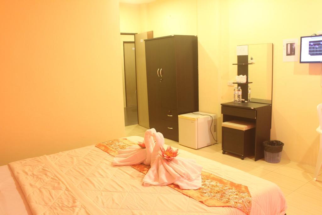 Nichakarn Massage & House Guest house *