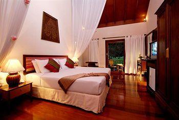 Resort Golden Pine And 4*