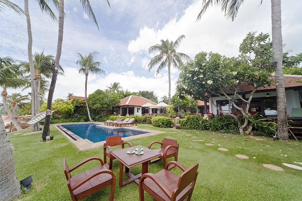 Beachfront Villa *