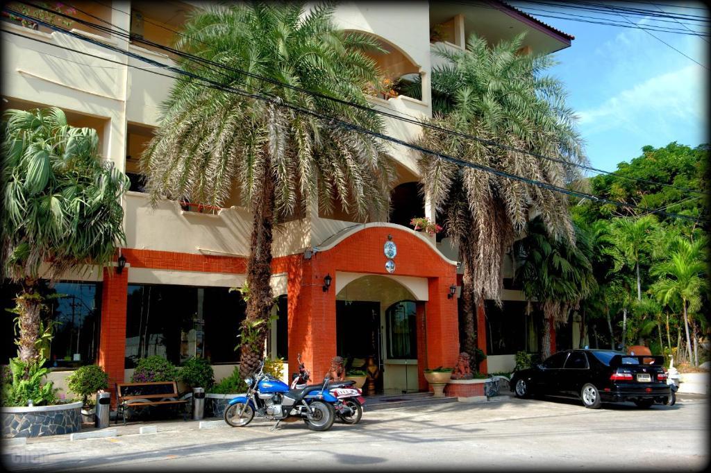 Thai Orange House Hotel 2*