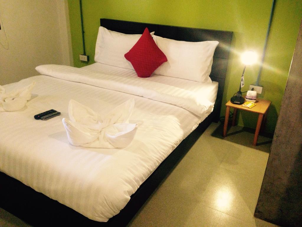 K2 Backpacker Hostel *