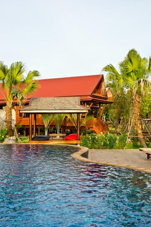 Bueng Bua Thong Resort