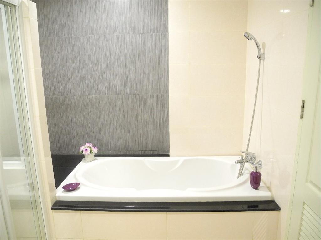 Phuket 1 Bedroom Modern Patong