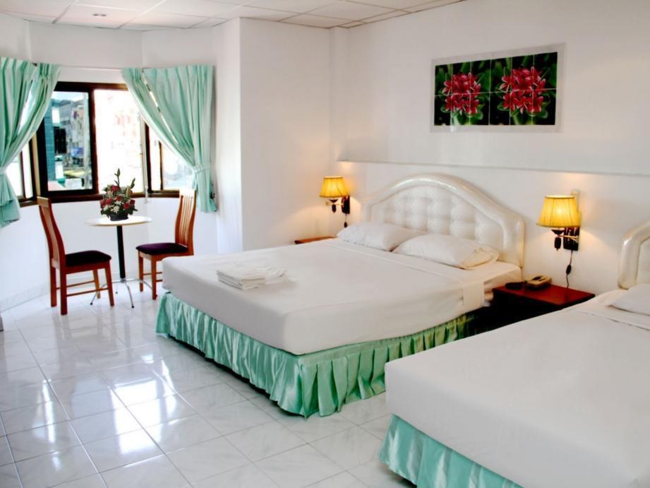 Welcome @ Karon Beach. Single From Only 500 Baht Casa de hóspedes 2*