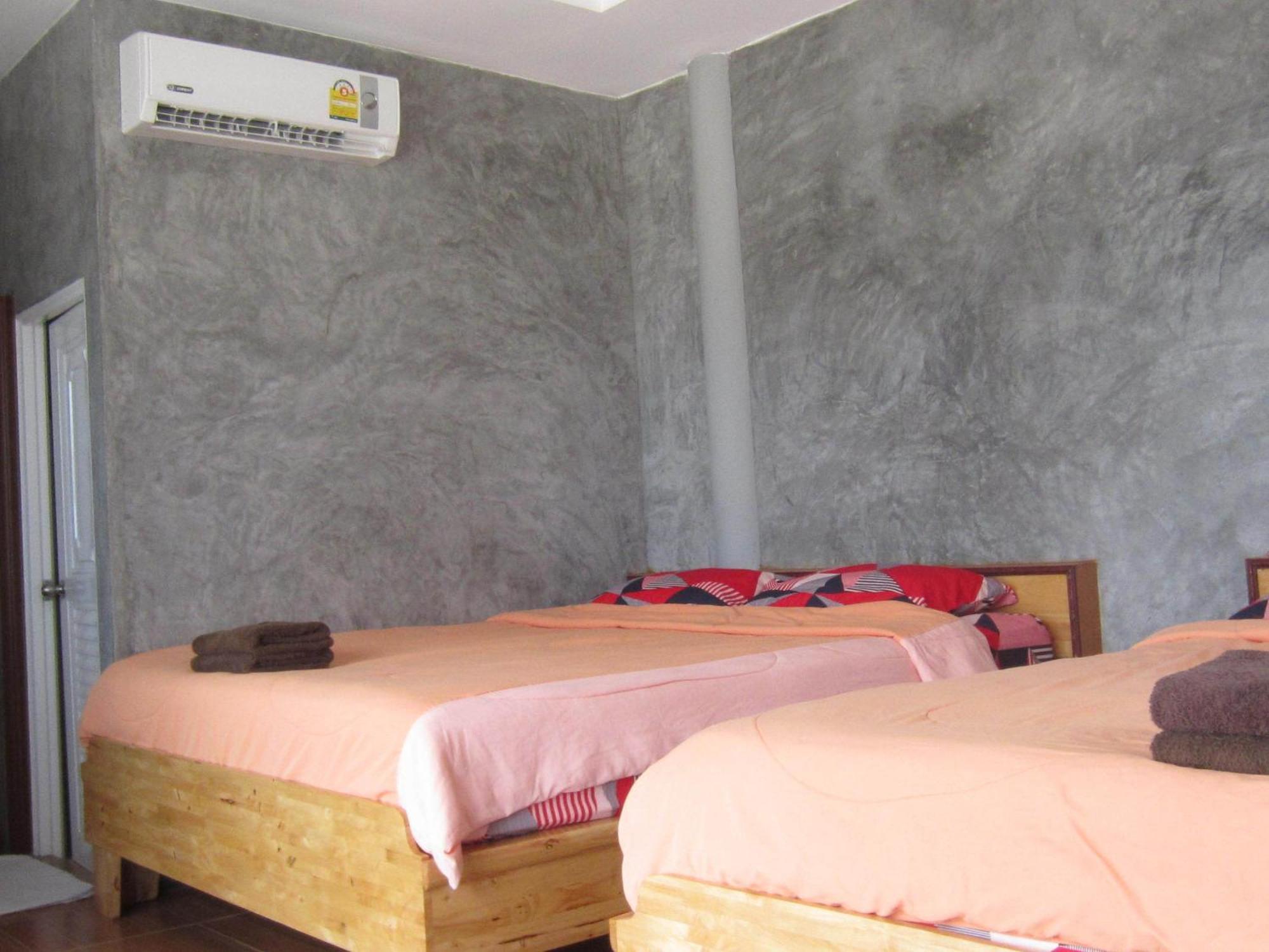 Hotel Charung 3*