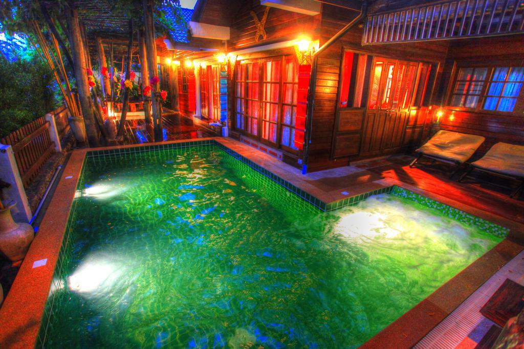 Jomtien Pattaya Pool By Nidnoy Ban Nong Tabaek