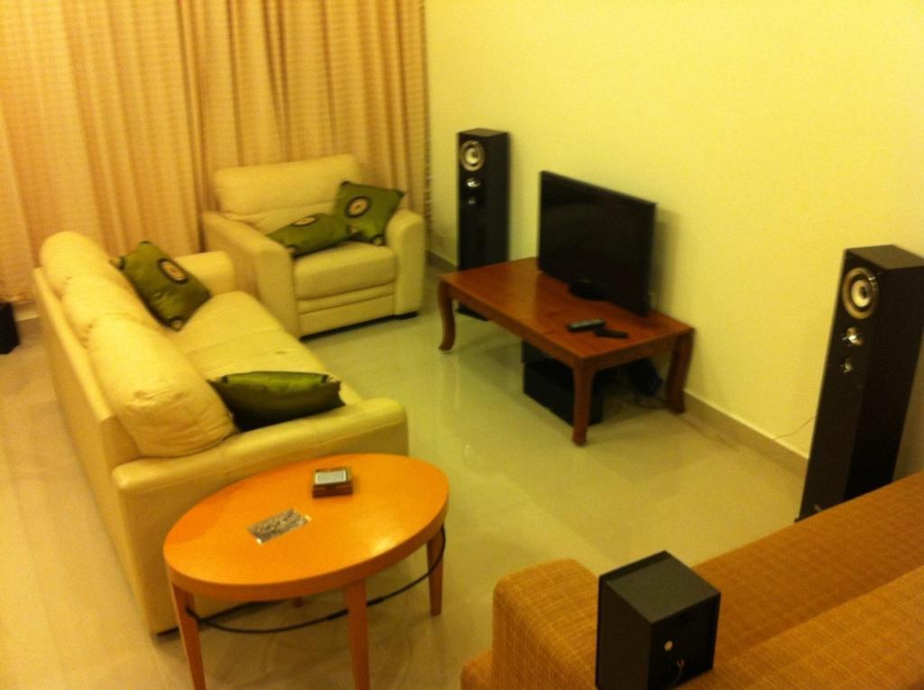 Thai Orange House 2*